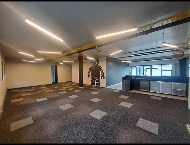 266M² OFFICE TO LET IN HYDE PARK